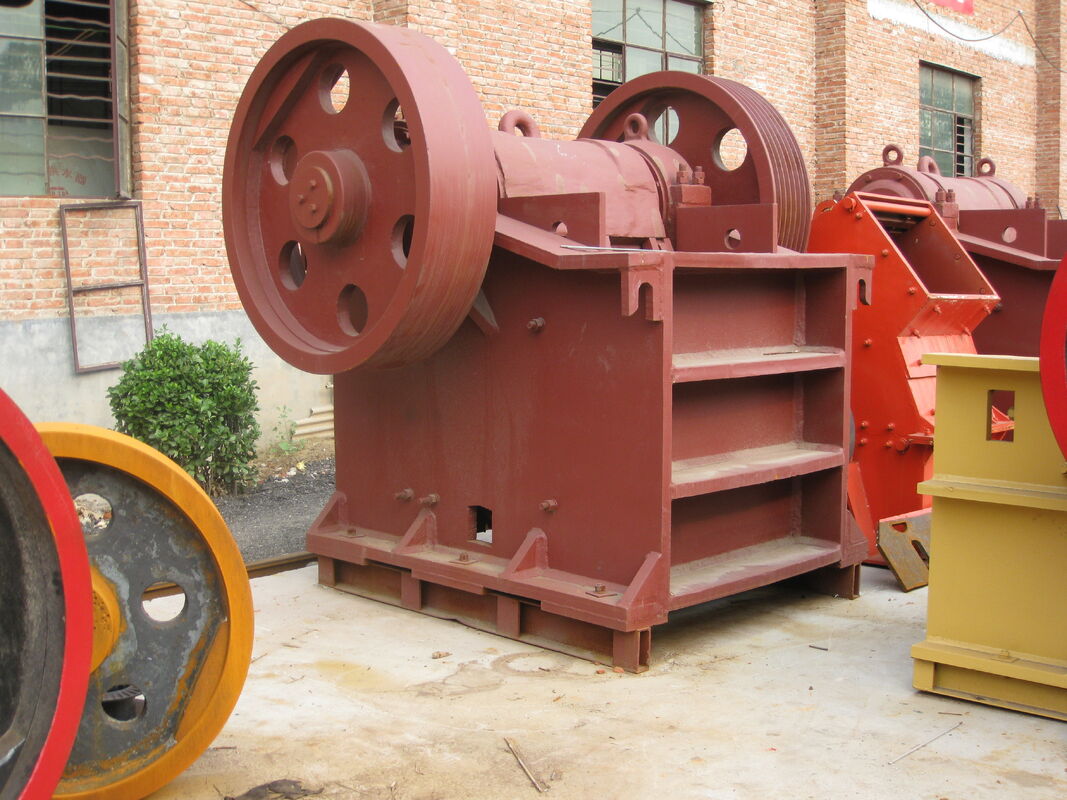 Jaw Cone Crusher with 1 to 2200 T per hour Capacity and Hydraulic Cone Crusher for Efficient Stone Crushing at 380V 415V 440V
