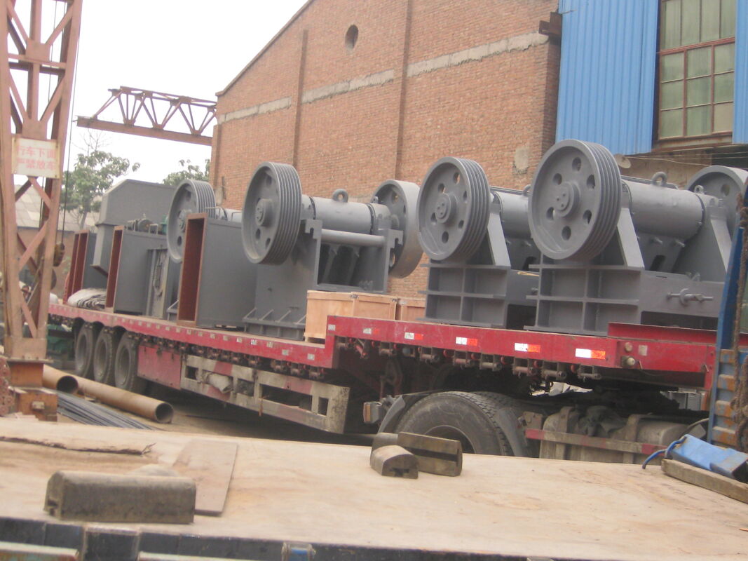 Jaw Cone Crusher with Optional Automatic Control System and 2 Or 3 Decks for Heavy Duty Crushing Applications