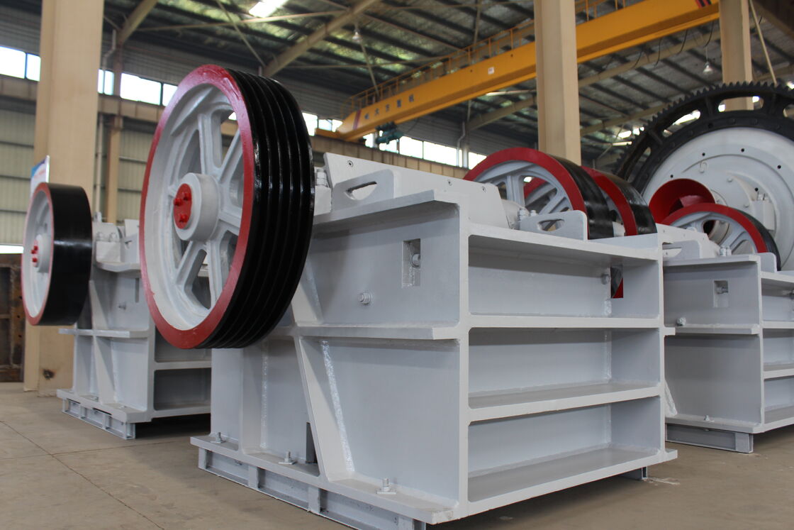 2 Or 3 Decks Jaw Cone Crusher with 0-800mm Feed Size and Optional Automatic Control System for Heavy Duty Crushing