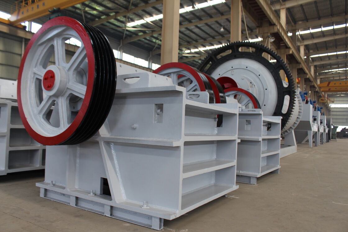 Máy nghiền nát nón hàm bằng thép mangan cao với kích thước 200-300mm và tấm hàm chống mòn cho khai thác mỏ và mỏ đá