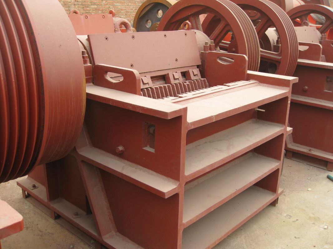 Máy nghiền nát nón hàm bằng thép mangan cao với kích thước 200-300mm và tấm hàm chống mòn cho khai thác mỏ và mỏ đá