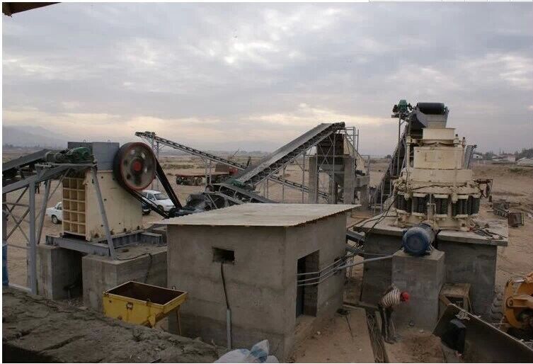 鉱山産業用破碎機 連続動作と給水容量10-800T/h 材料削減に最適