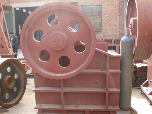 PC300×400 턱 원추형 크러셔 암석 크러셔, 1-2200 T/h 용량, 380V/415V/440V에서 1차 및 2차 파쇄용