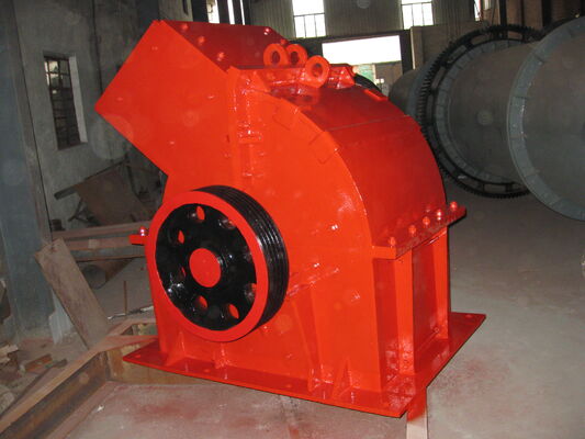 Ağır Çekiç Çekmeci ≤ 600 mm besleme boyutu Yüksek Mangan Çelik Çekiç Kafaları ve 300-600 Rpm Rotor Hızı