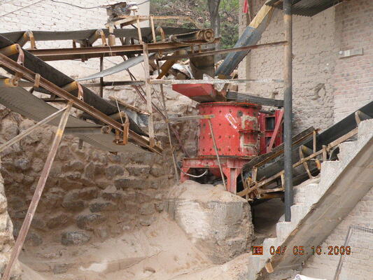 BTMCr26 Hammerhead Sand Making Machine with 30-520 Tons Per Hour Capacity and 0-5mm Discharge Size