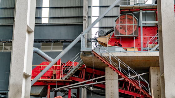 Industrial Crusher with 10-800T/h Feeding Capacity, High Manganese Steel Hammer Heads, and ≤25mm Discharging Size for Mining and Construction