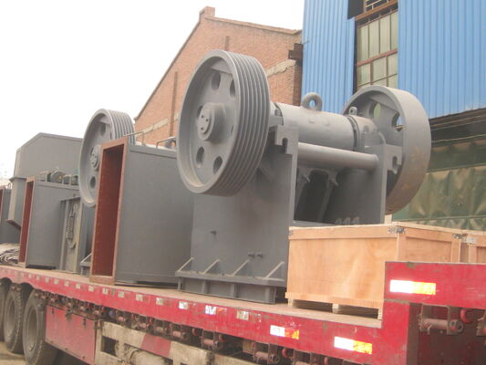 Industriezerstörer mit 100 Schachteln Stundenschlagkapazität, Hochmangan-Hammerkopf aus Stahl und kontinuierlichem Betrieb